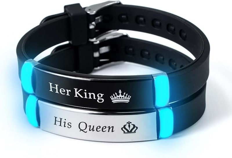 ATLVXJL 2pcs/set matching couples bracelets his queen her king Grow in the Dart English letter stainless steel silicone bracelet Valentine’s Day gift