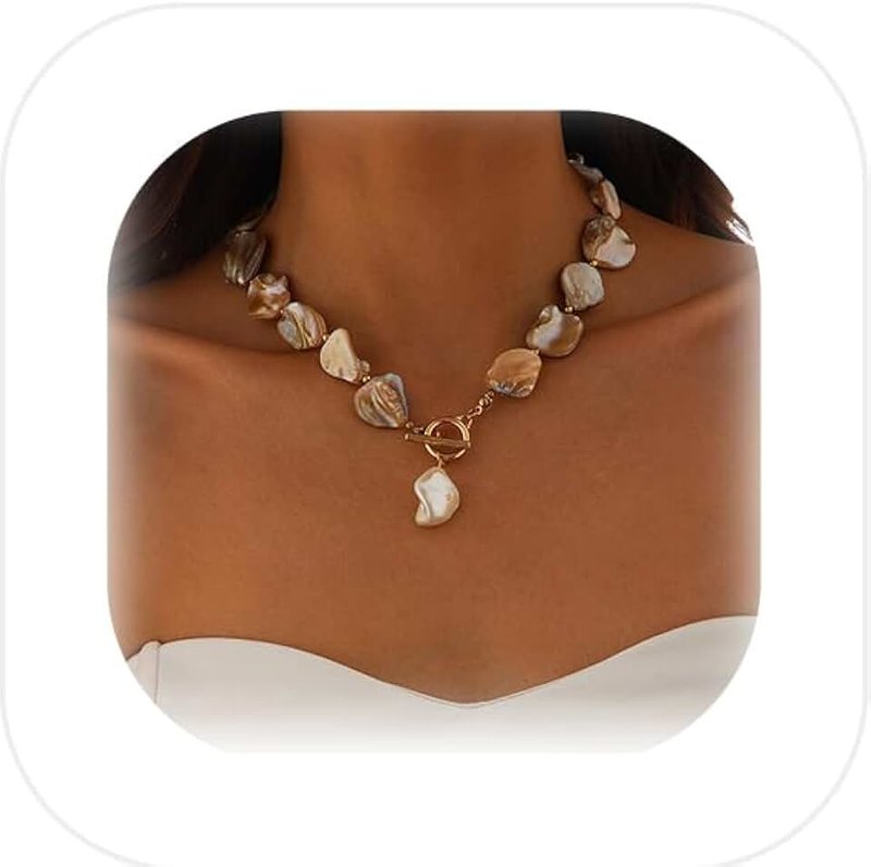 KYHNG Gold Shell Pendant Necklace for Women Summer Beach Irregularly Shell Clavicle Choker Necklace Bikini Seashell Body Chain Necklace for Women